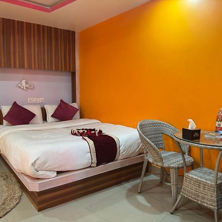 Om Tandoori Hotel Kathmandu Buitenkant foto