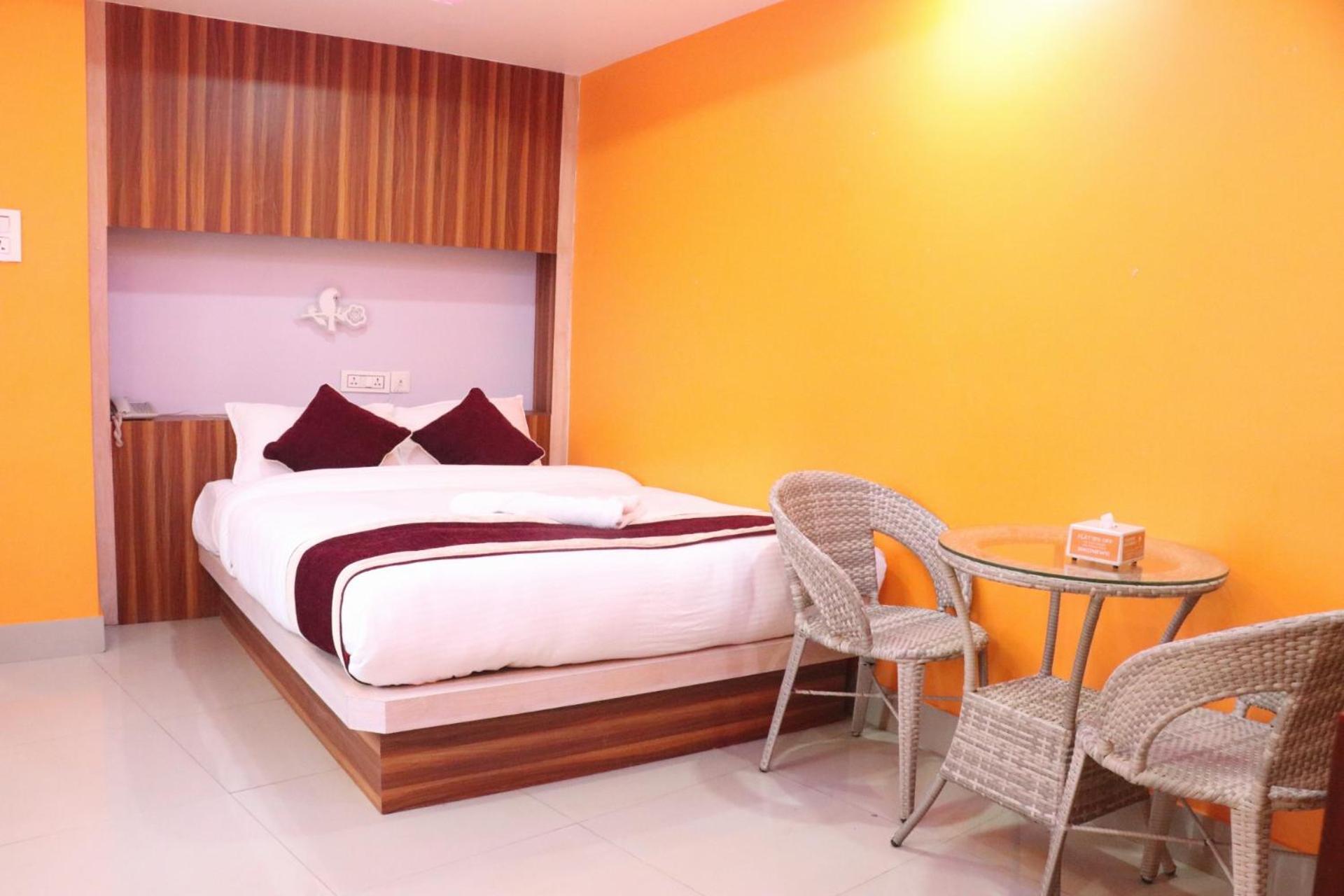 Om Tandoori Hotel Kathmandu Buitenkant foto