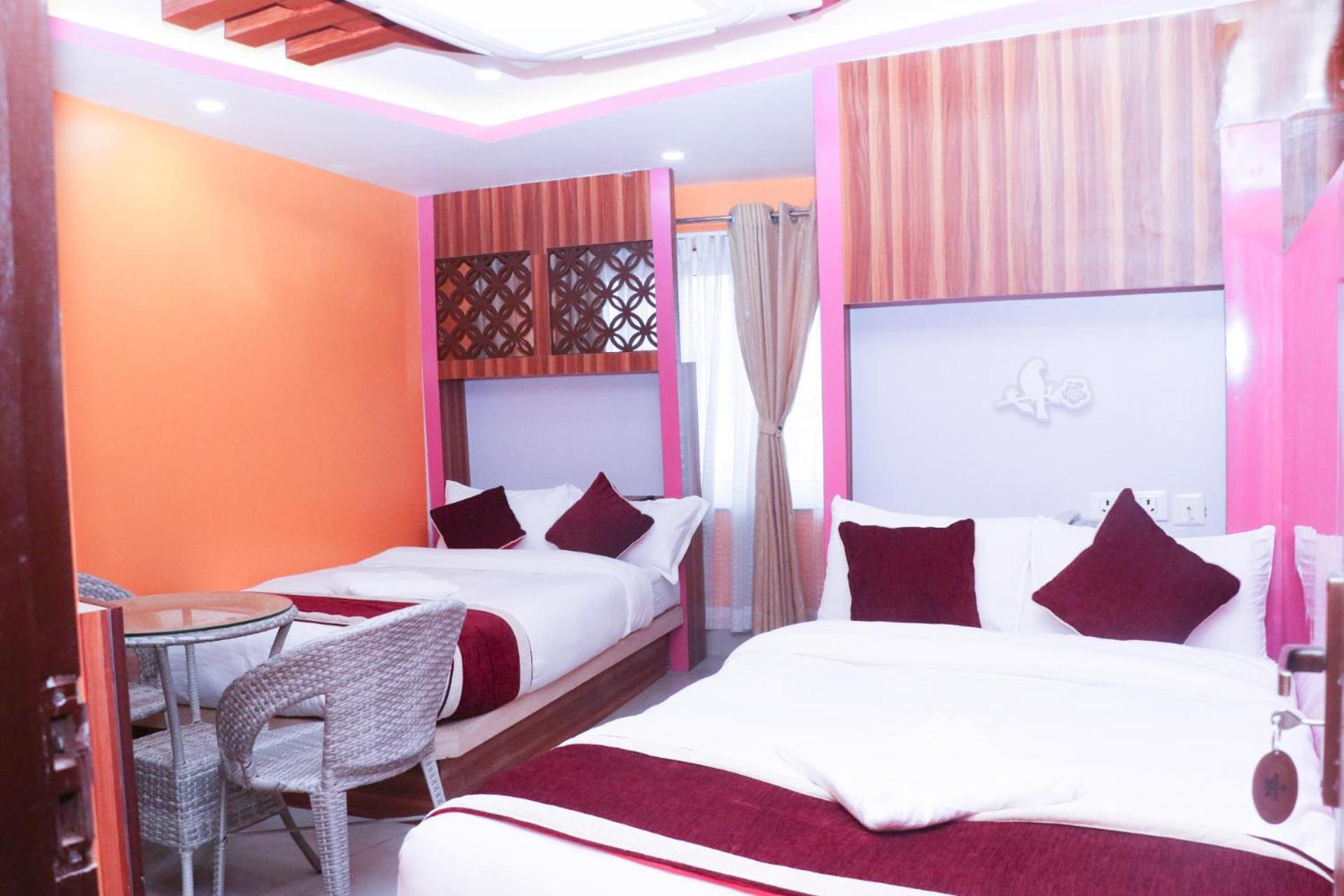 Om Tandoori Hotel Kathmandu Buitenkant foto